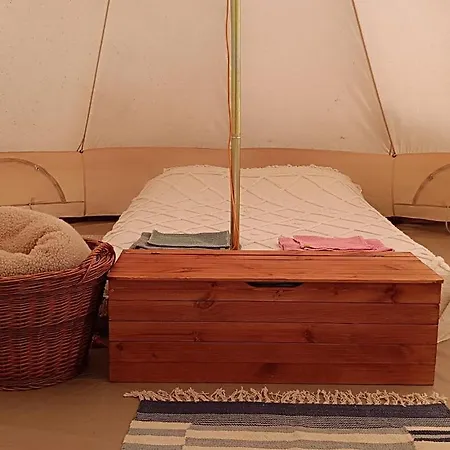 Luxury tent Siedlisko Stasin Trojanow